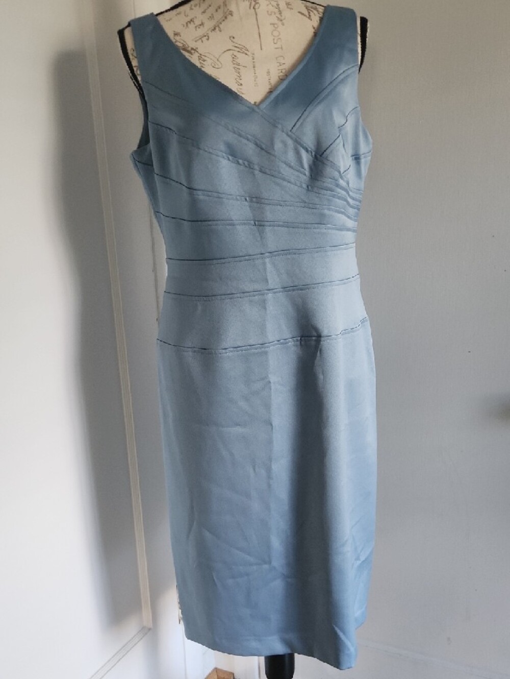 Classic Light Blue Midi Dress with Cropped Jacket - Picture 3 of 9